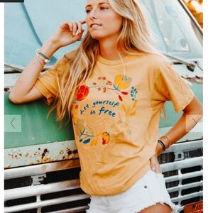 NWOT Sm/Med Boho Tshirt Mustard Gold "Let Yourself Be Free"